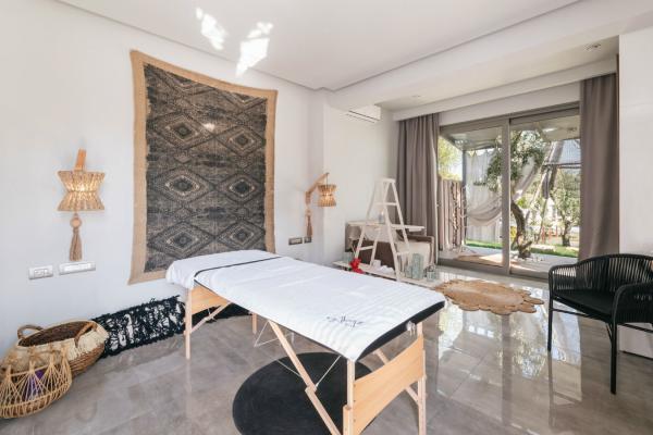 Experience wellness and refreshment by tasting one of the relaxing and therapeutic massages that we offer you.