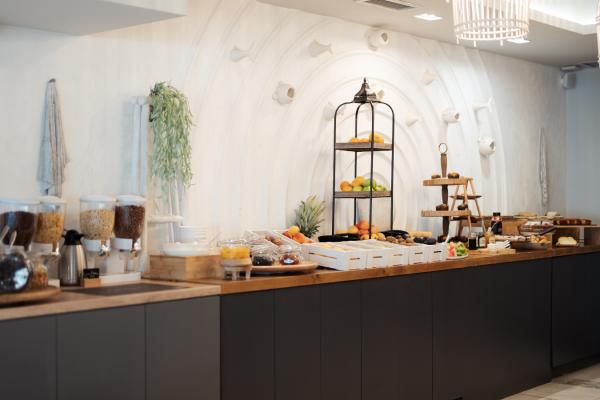 In a unique place, fully harmonized with the natural environment, where everything is carefully tailored to the smallest detail, you can enjoy a rich breakfast with delicious flavors. 